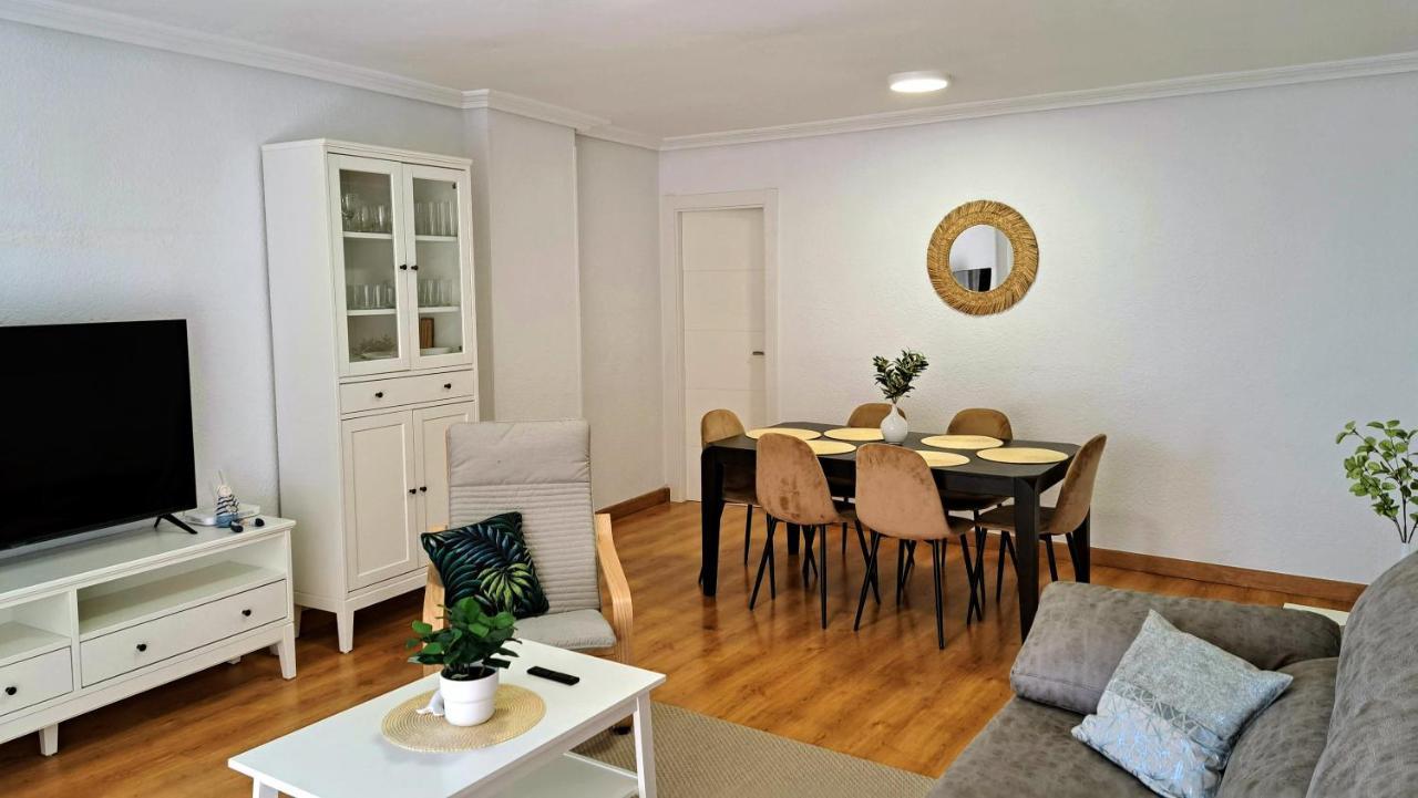 Garden Beach Apartment Торрев'єха Екстер'єр фото
