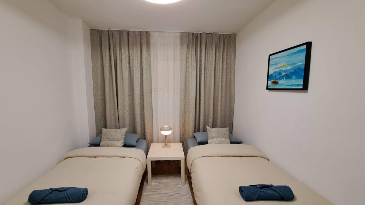 Garden Beach Apartment Торрев'єха Екстер'єр фото