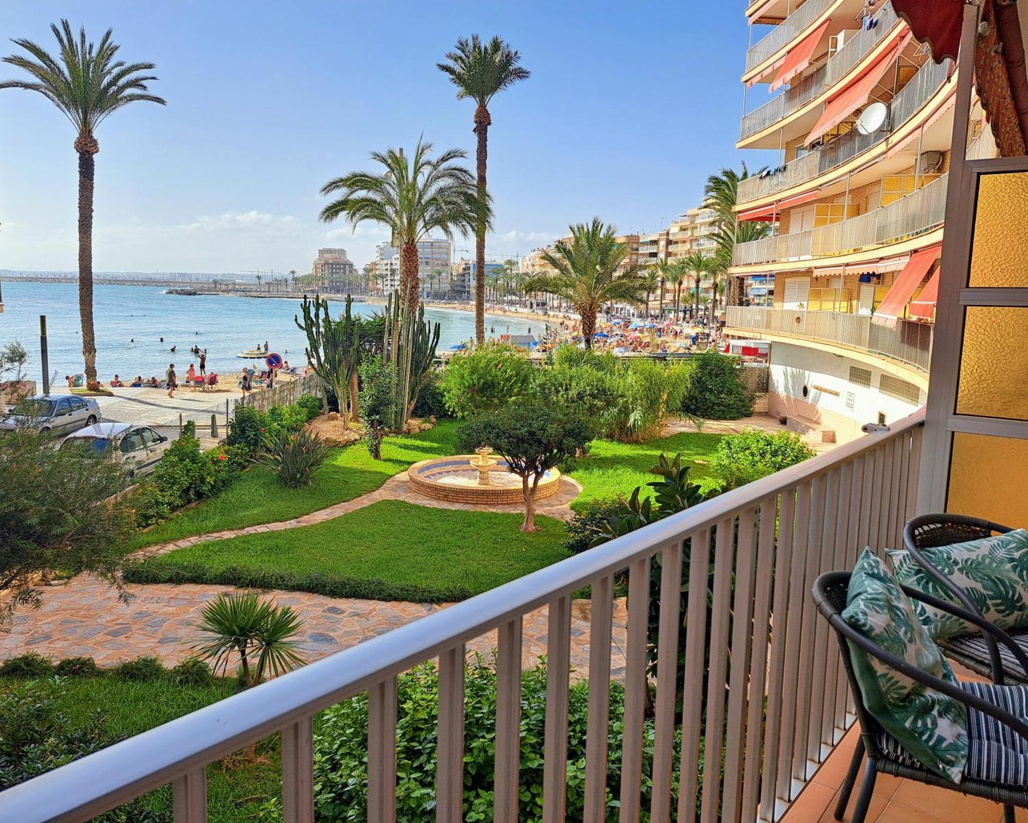 Garden Beach Apartment Торрев'єха Екстер'єр фото