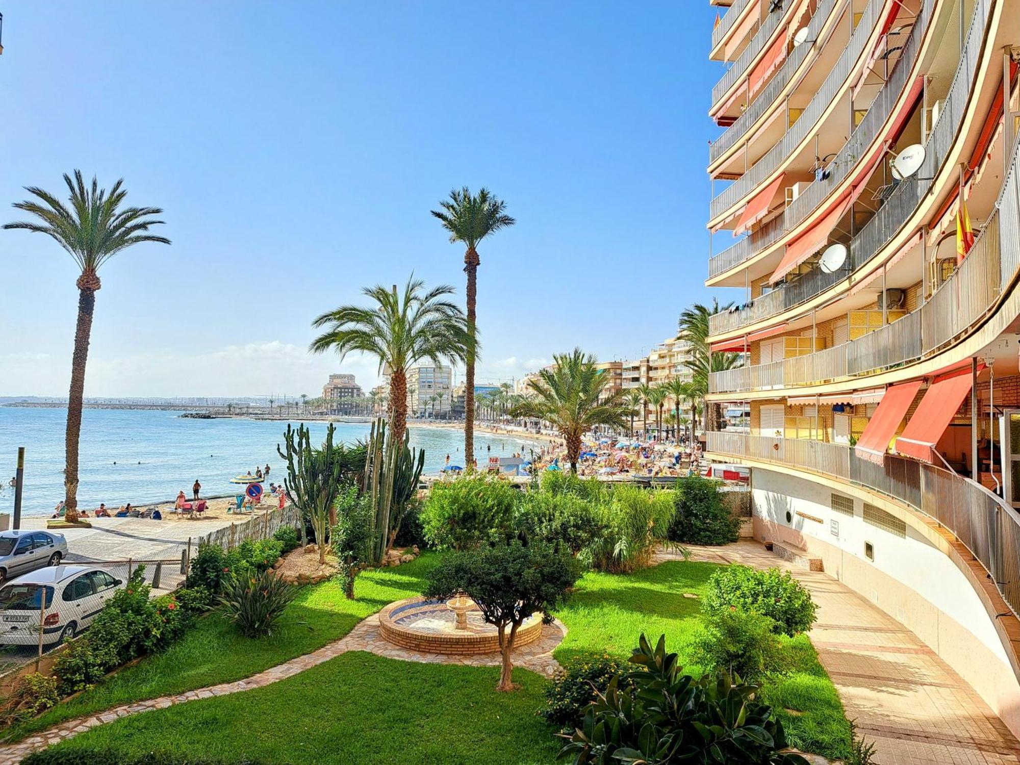 Garden Beach Apartment Торрев'єха Екстер'єр фото
